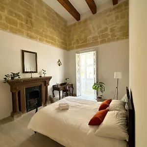 L'artist Casa Micallef , Valletta Malta